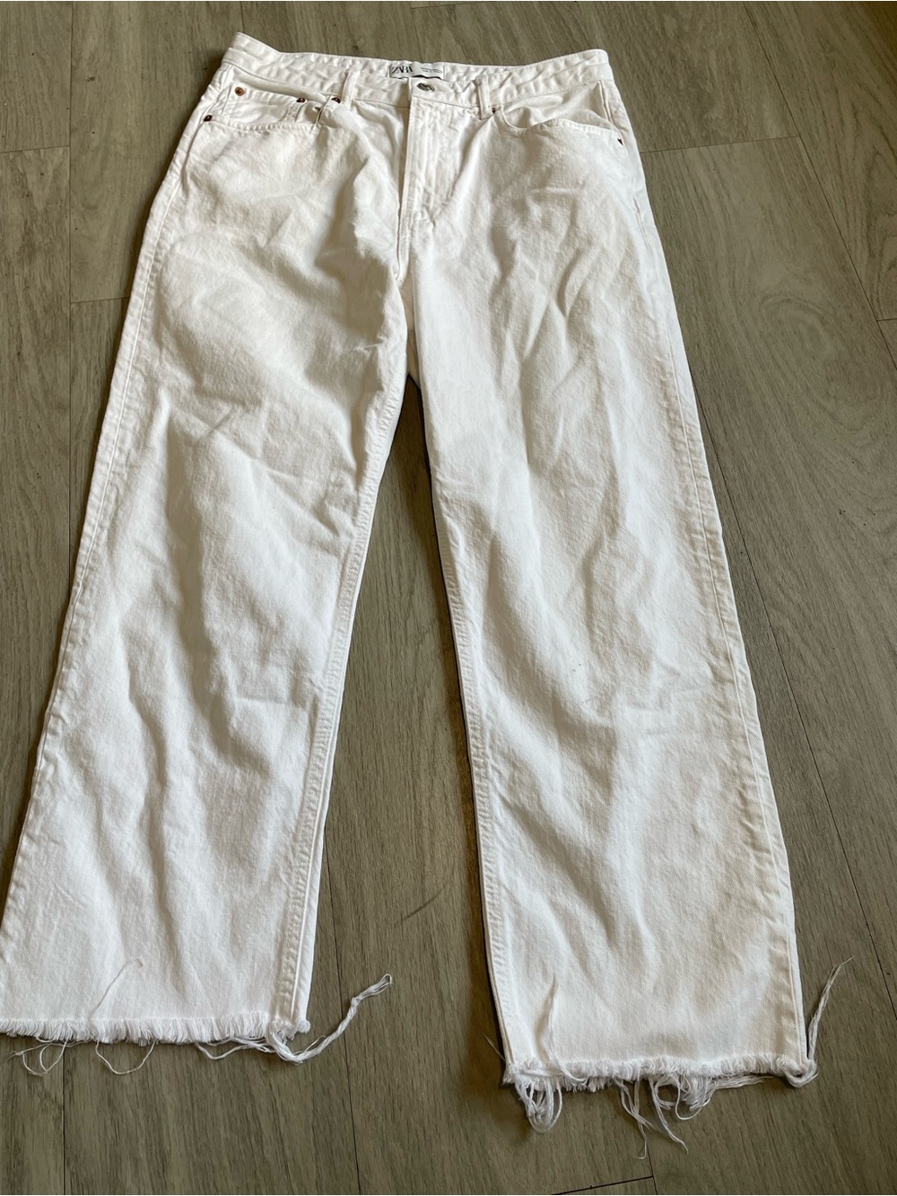 Zara White Straight-Leg Jeans with Raw Hem